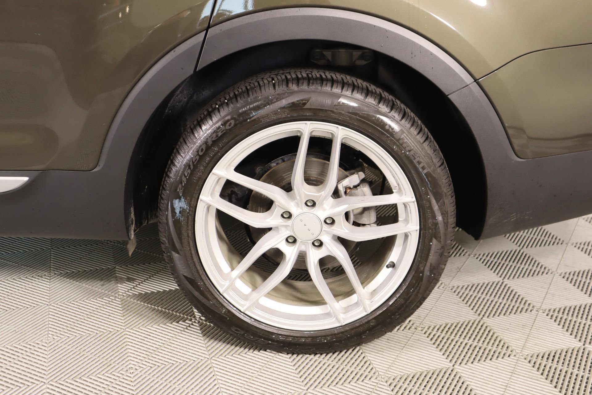 Used 2024 Kia Telluride EX w/ EX Captain's Chair Package image 20