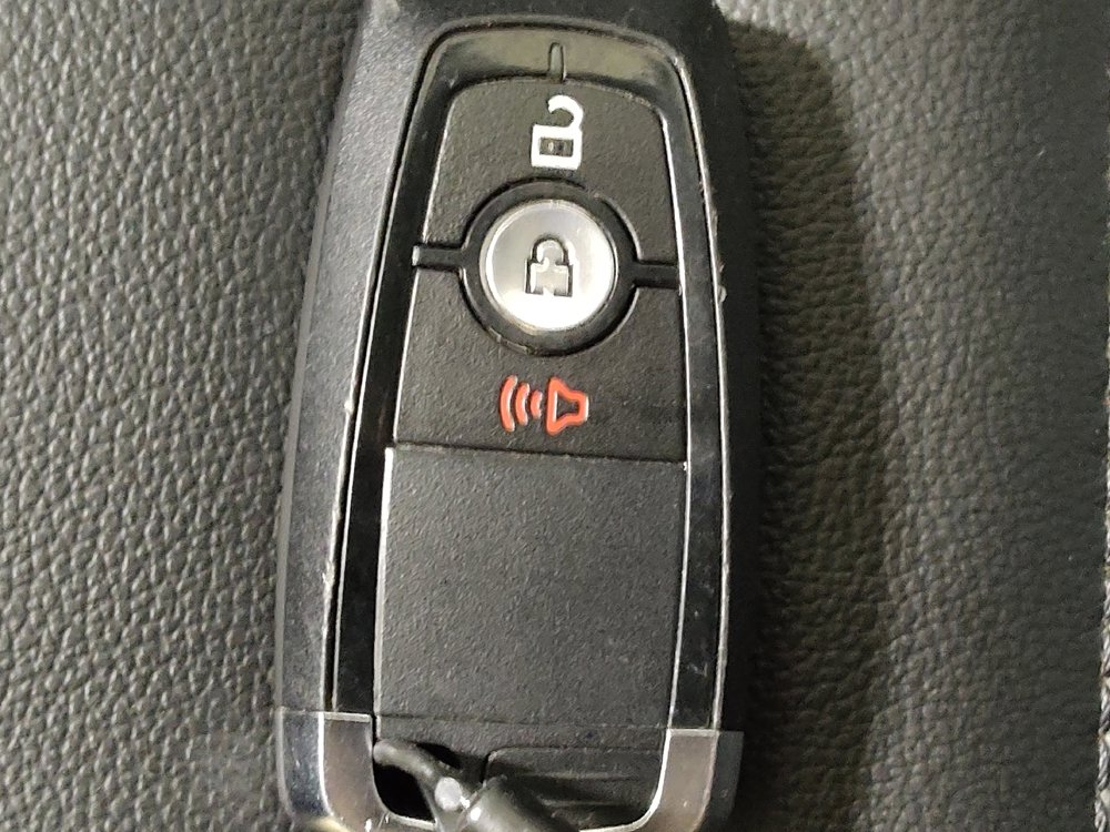 Used 2023 Ford Edge SEL image 32