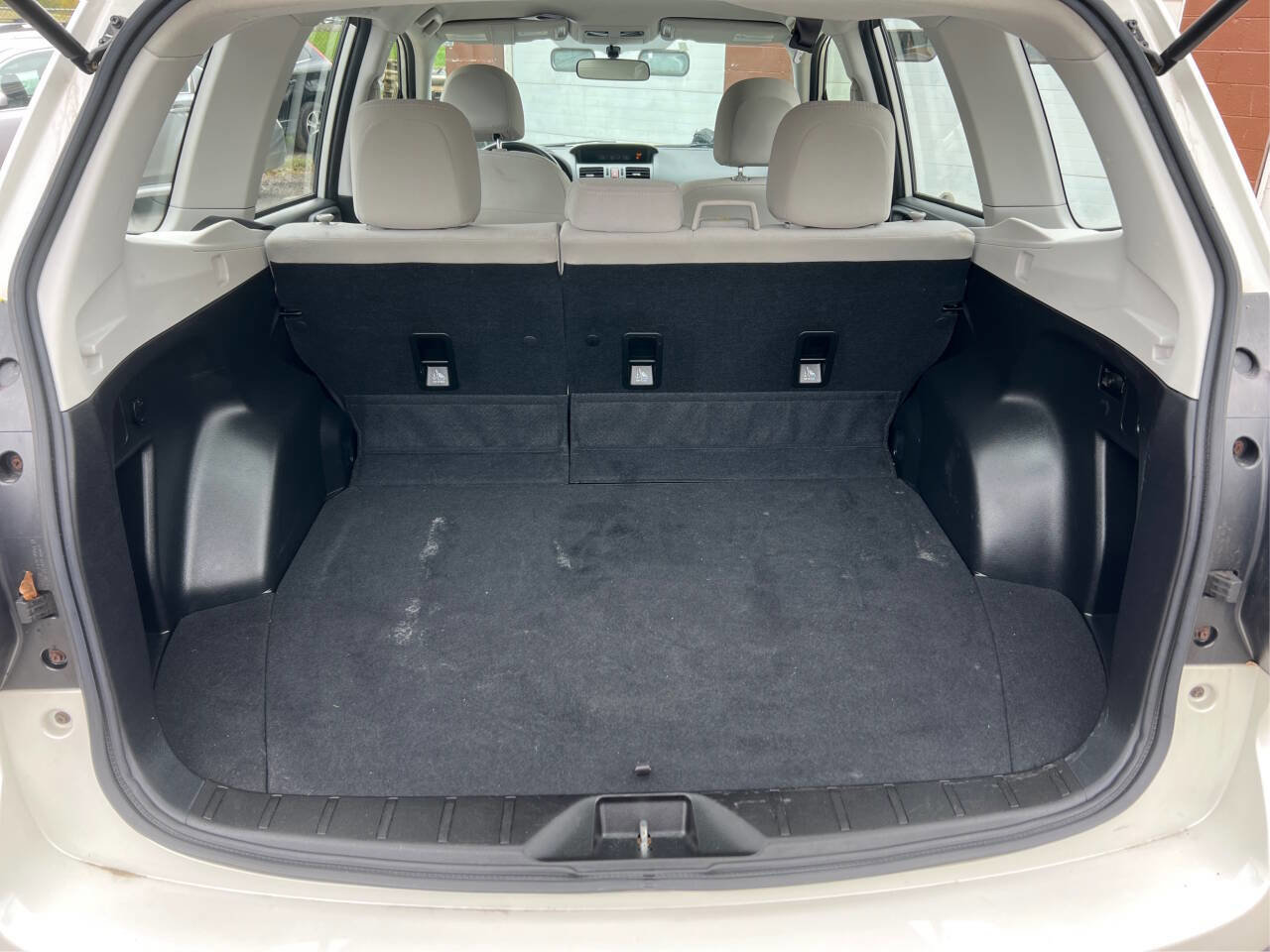 Used 2014 Subaru Forester 2.5i AWD/4WD image 12