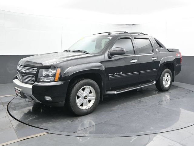Used 2013 Chevrolet Avalanche LT w/ Suspension Package, Off-Road AWD/4WD image 7