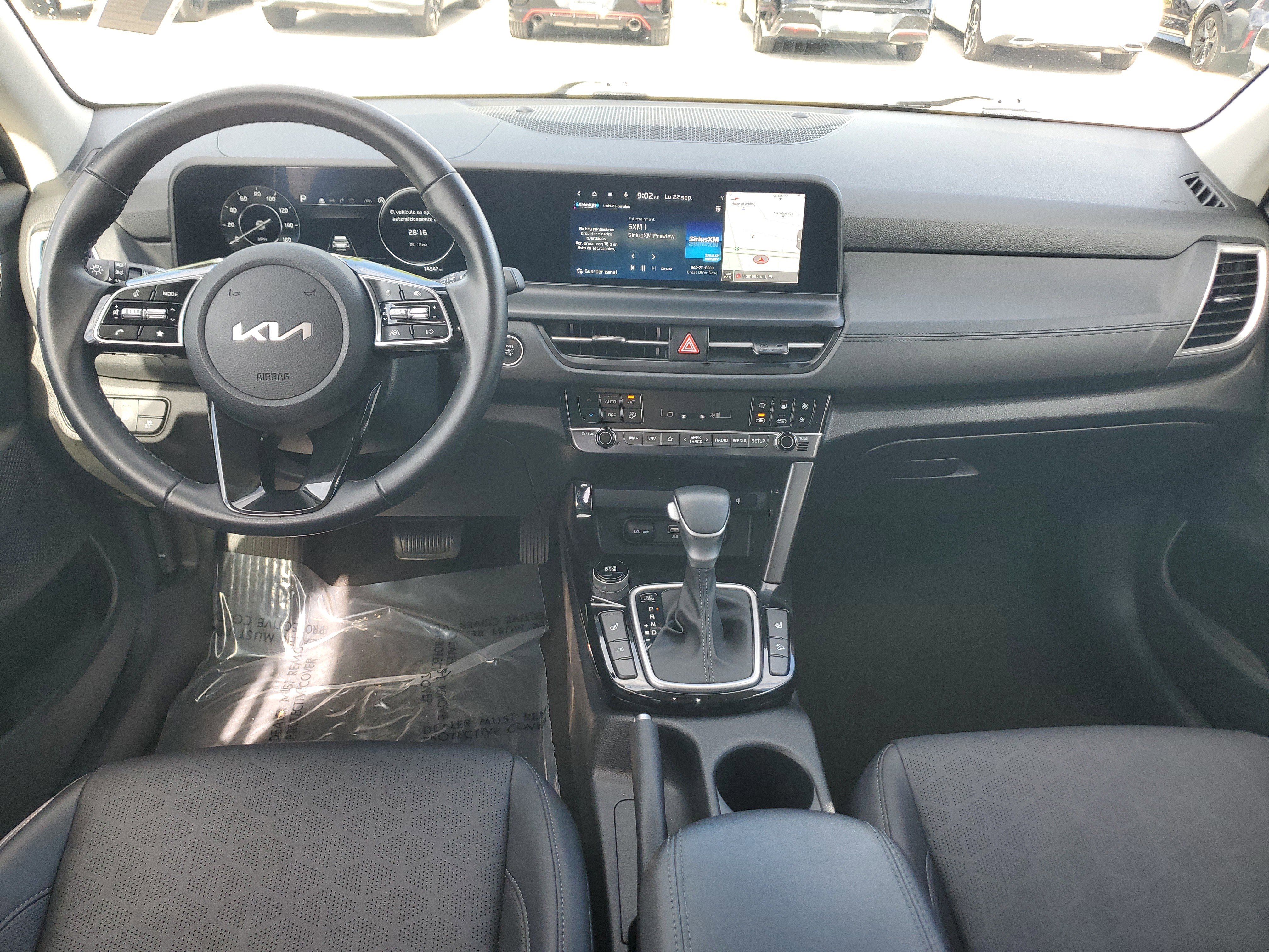 Used 2024 Kia Seltos EX image 16