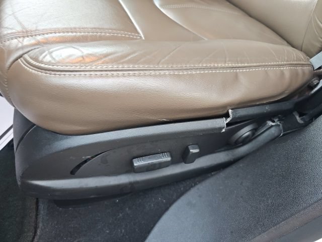 Used 2015 GMC Acadia SLT AWD/4WD image 16