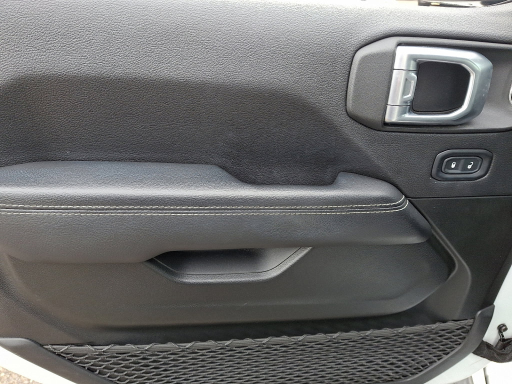 Certified 2022 Jeep Wrangler Unlimited Sahara w/ LED Lighting Group image 23