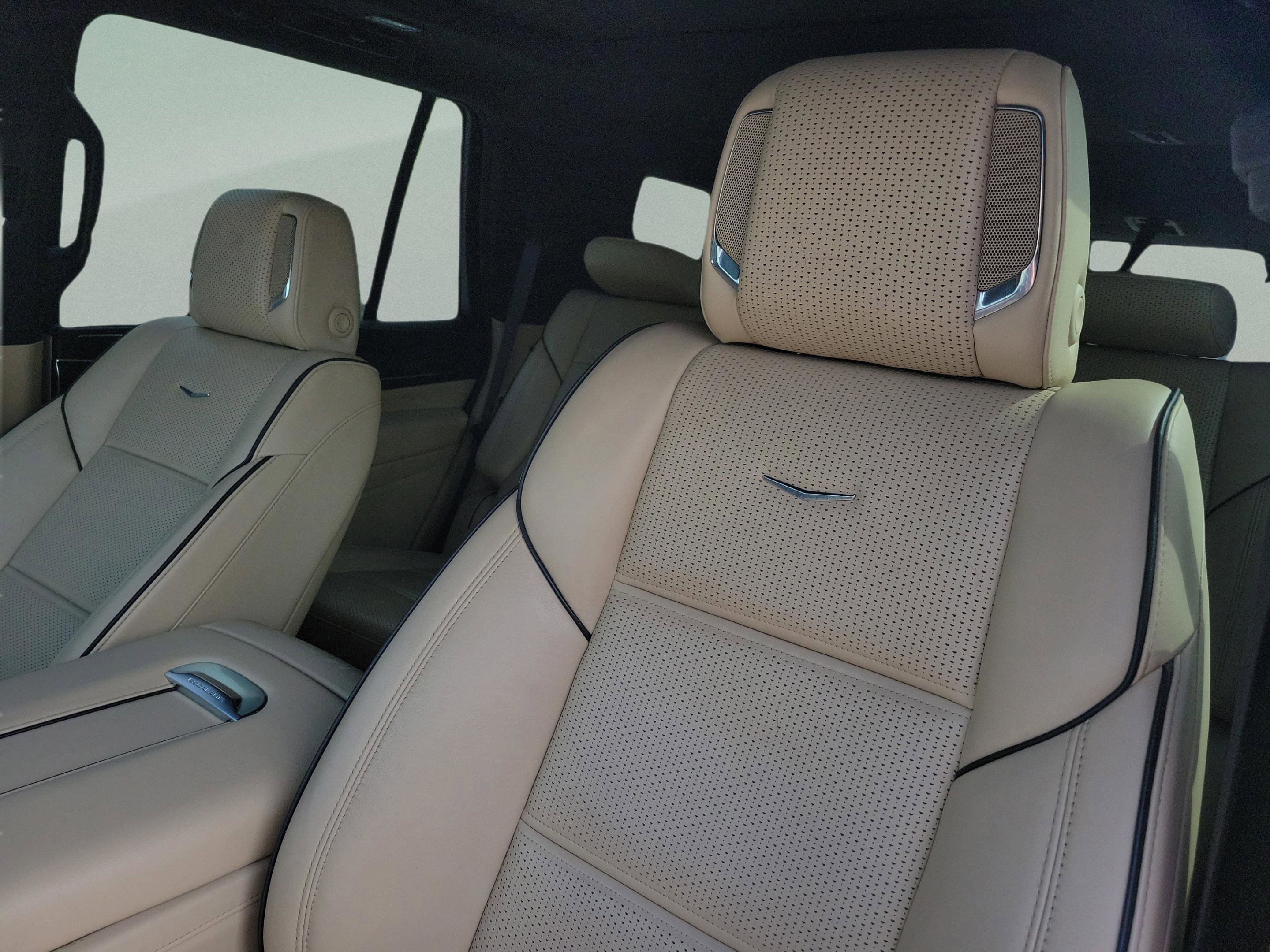 Used 2022 Cadillac Escalade Premium Luxury image 24