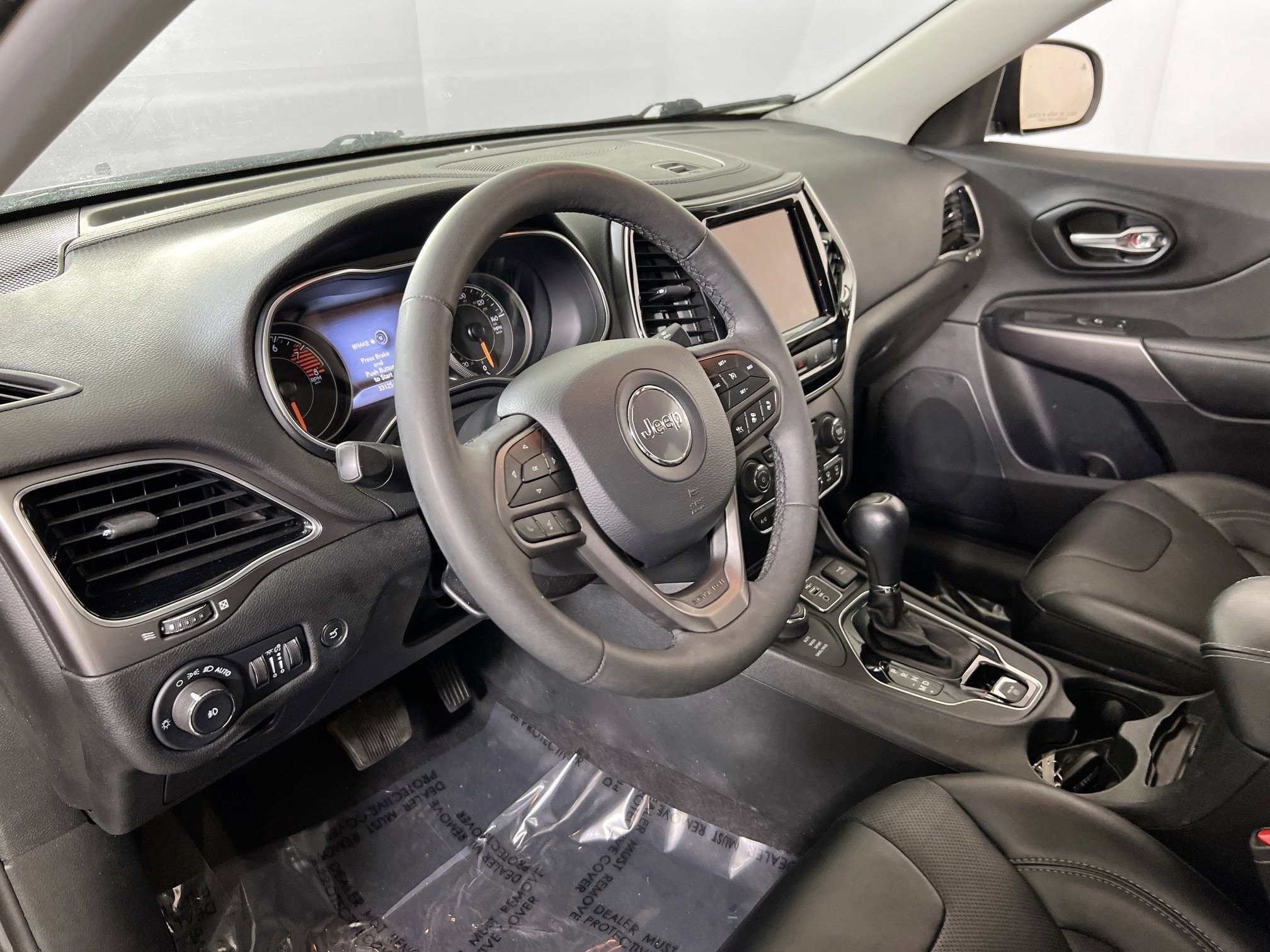 Used 2022 Jeep Cherokee Limited AWD/4WD image 9