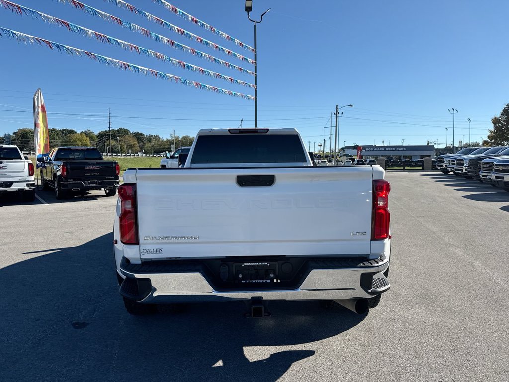 Used 2024 Chevrolet Silverado 3500 LTZ w/ LTZ Convenience Package AWD/4WD image 10