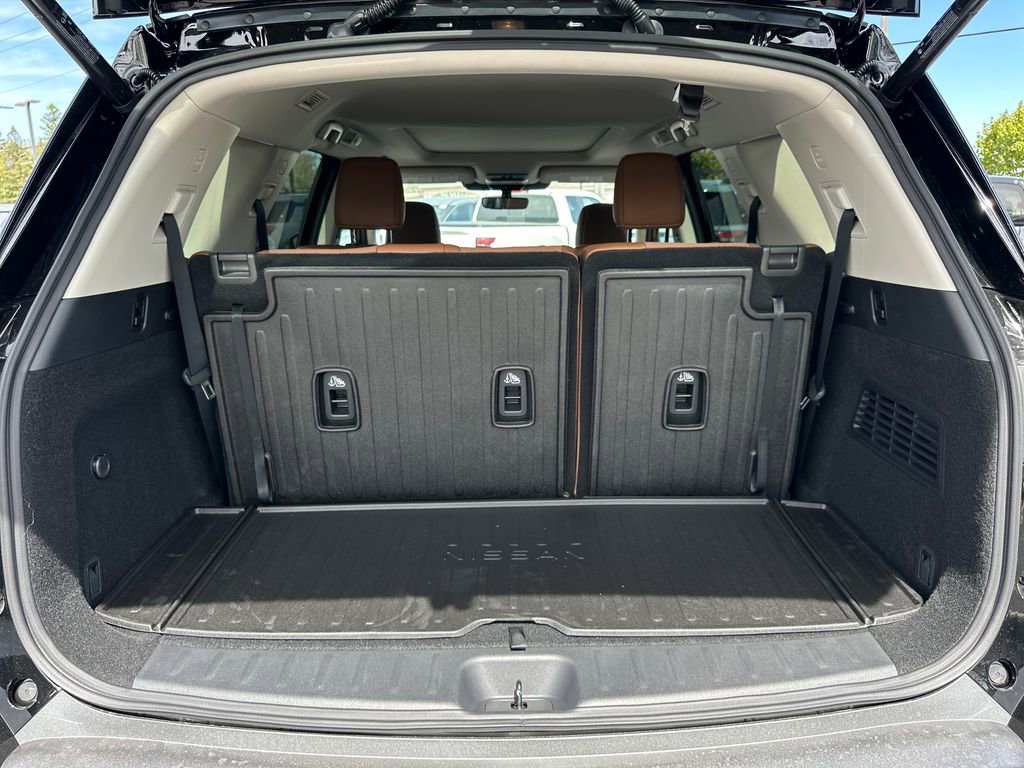 New 2026 Nissan Pathfinder Platinum AWD/4WD image 39