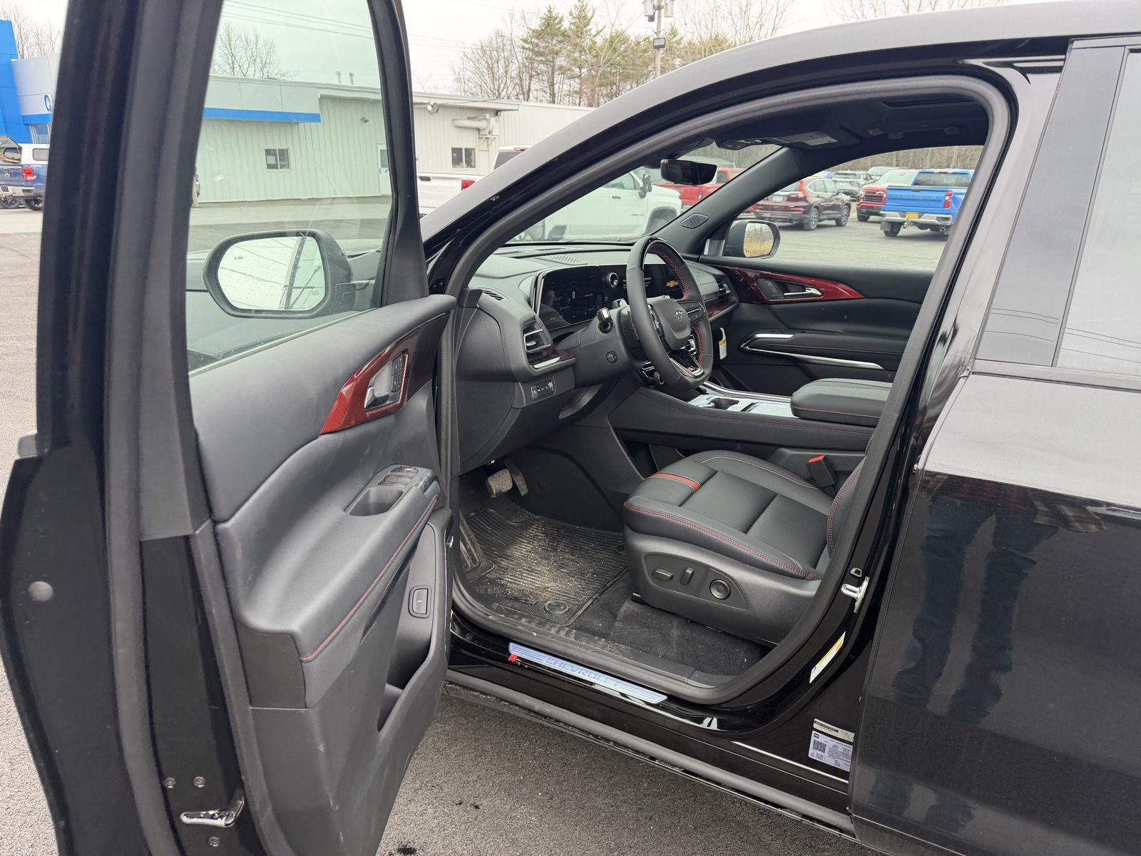 New 2026 Chevrolet Traverse RS image 10