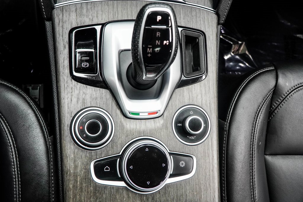 Used 2023 Alfa Romeo Stelvio Ti image 20