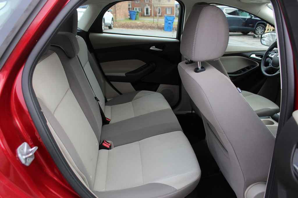 Used 2014 Ford Focus SE image 24