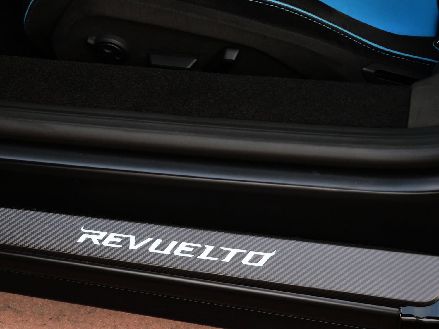 Used 2025 Lamborghini Revuelto AWD/4WD image 26