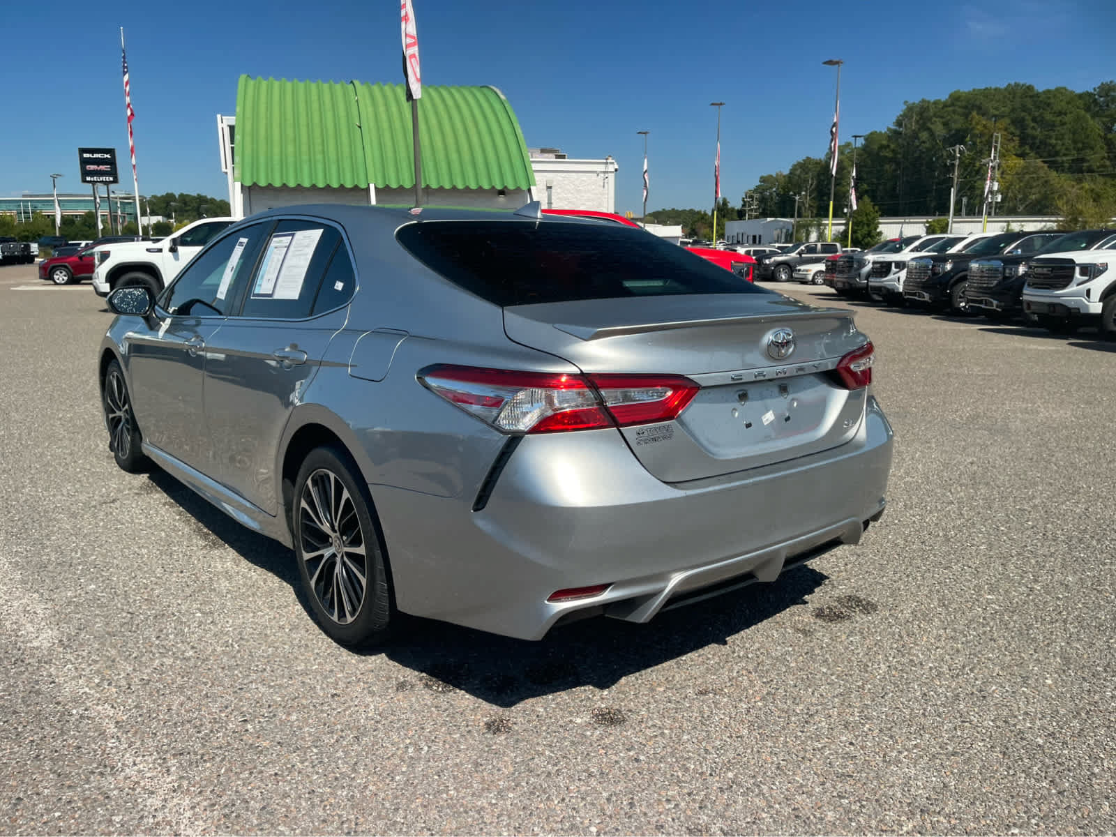 Used 2020 Toyota Camry SE FWD image 7