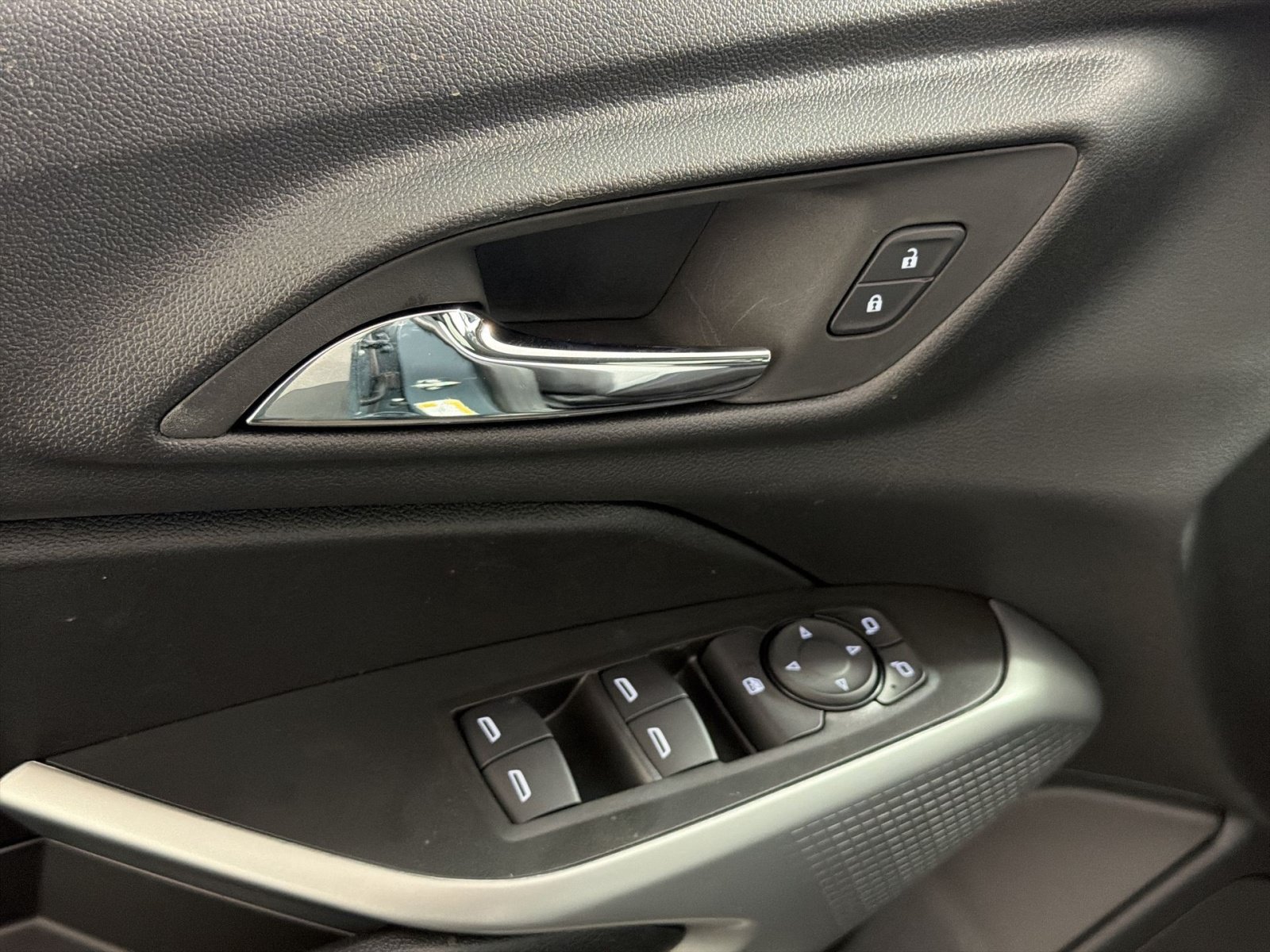New 2026 Chevrolet Trax LS FWD image 15