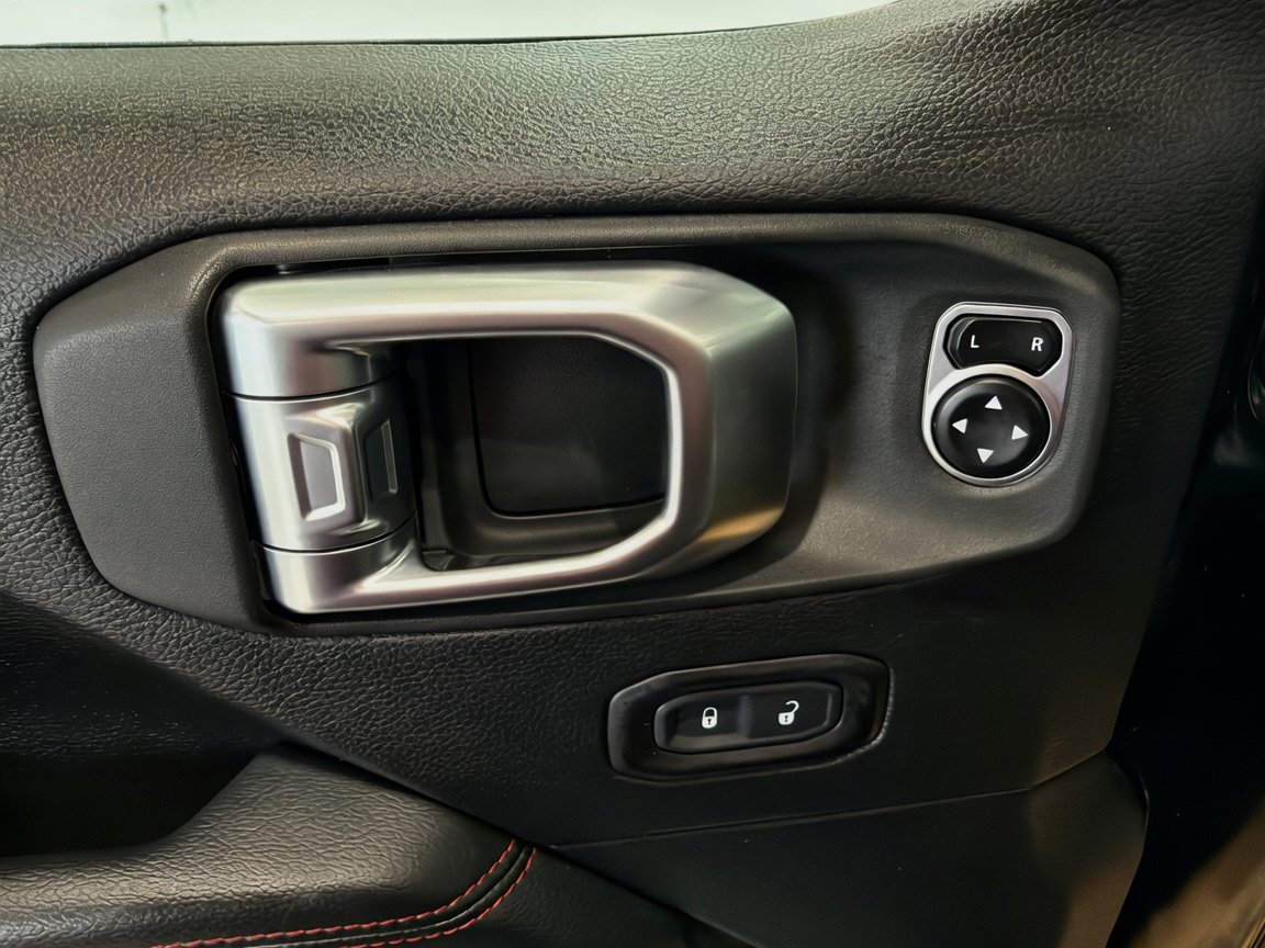 Used 2019 Jeep Wrangler Unlimited Rubicon AWD/4WD image 12