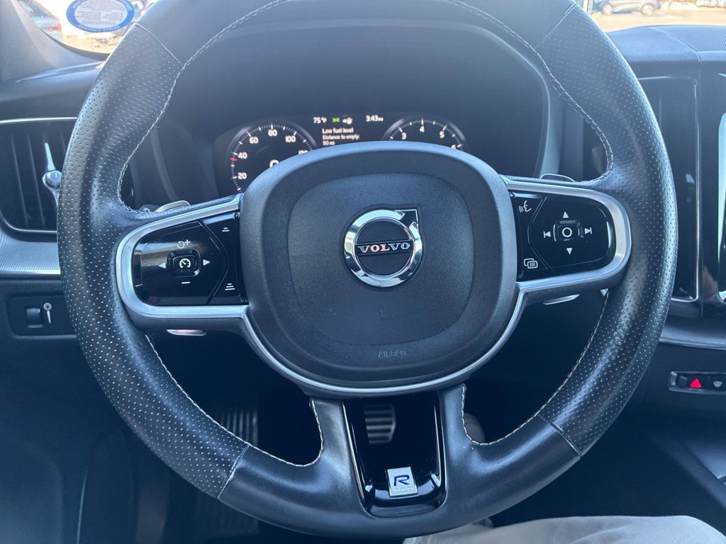 Used 2018 Volvo XC60 T5 R-Design w/ Convenience Package AWD/4WD image 13