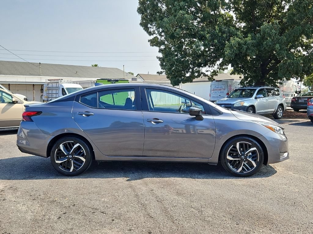 Used 2024 Nissan Versa SR FWD image 10