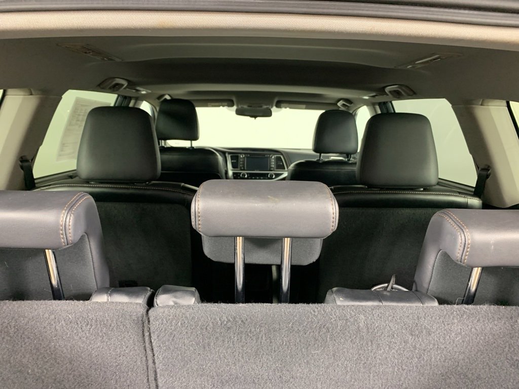 Used 2015 Toyota Highlander Limited image 15