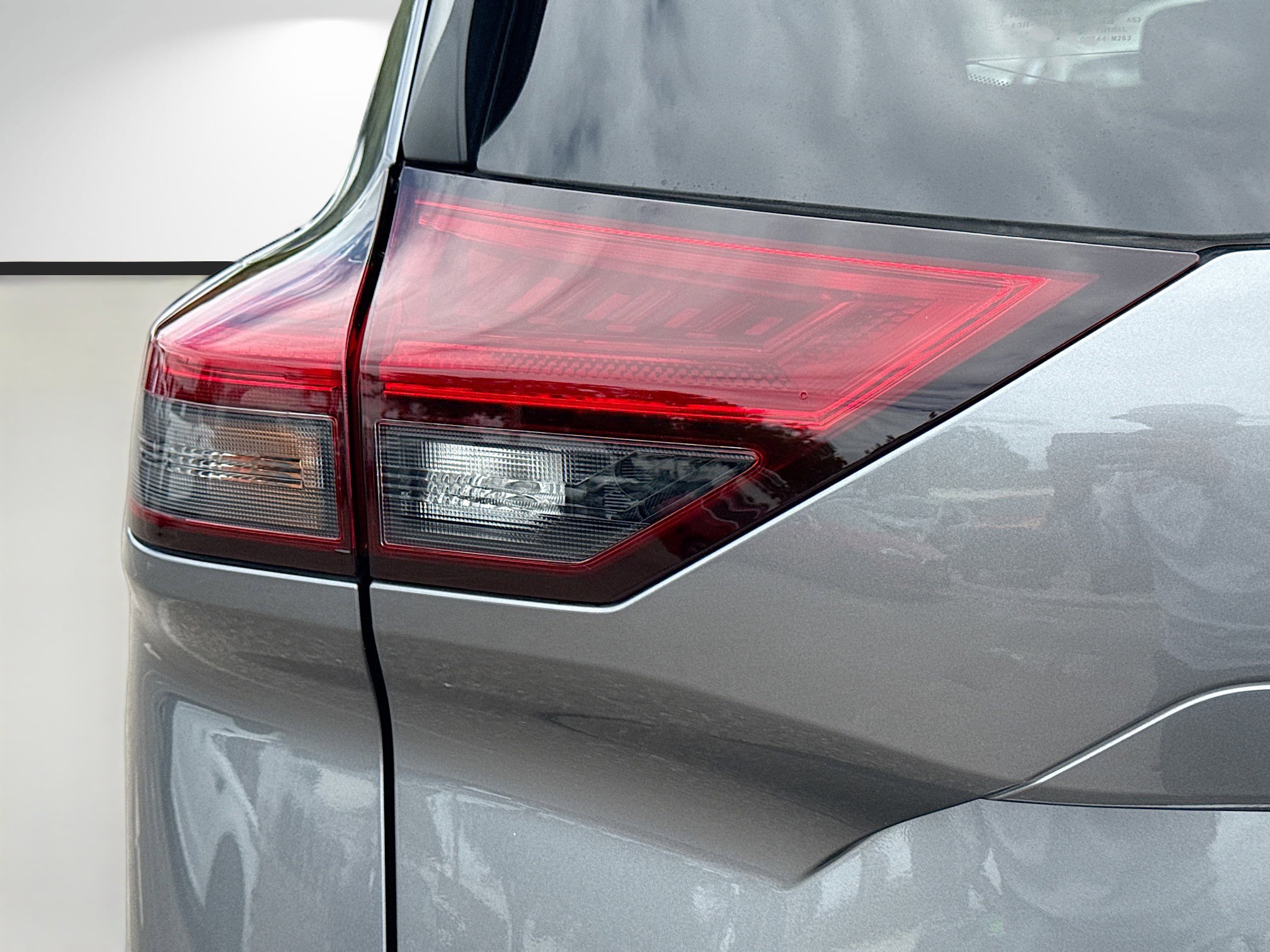 Used 2023 Nissan Rogue SV image 10