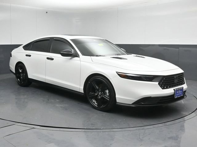 Used 2025 Honda Accord Sport image 1