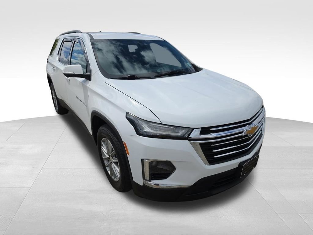 Used 2023 Chevrolet Traverse LT