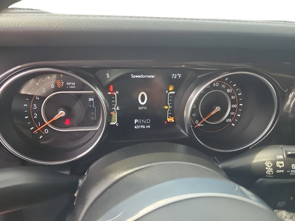 Used 2021 Jeep Wrangler Unlimited Sahara AWD/4WD image 14