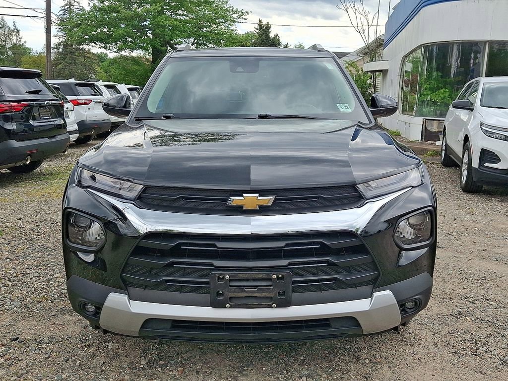 Used 2023 Chevrolet TrailBlazer LT w/ Convenience Package FWD image 2