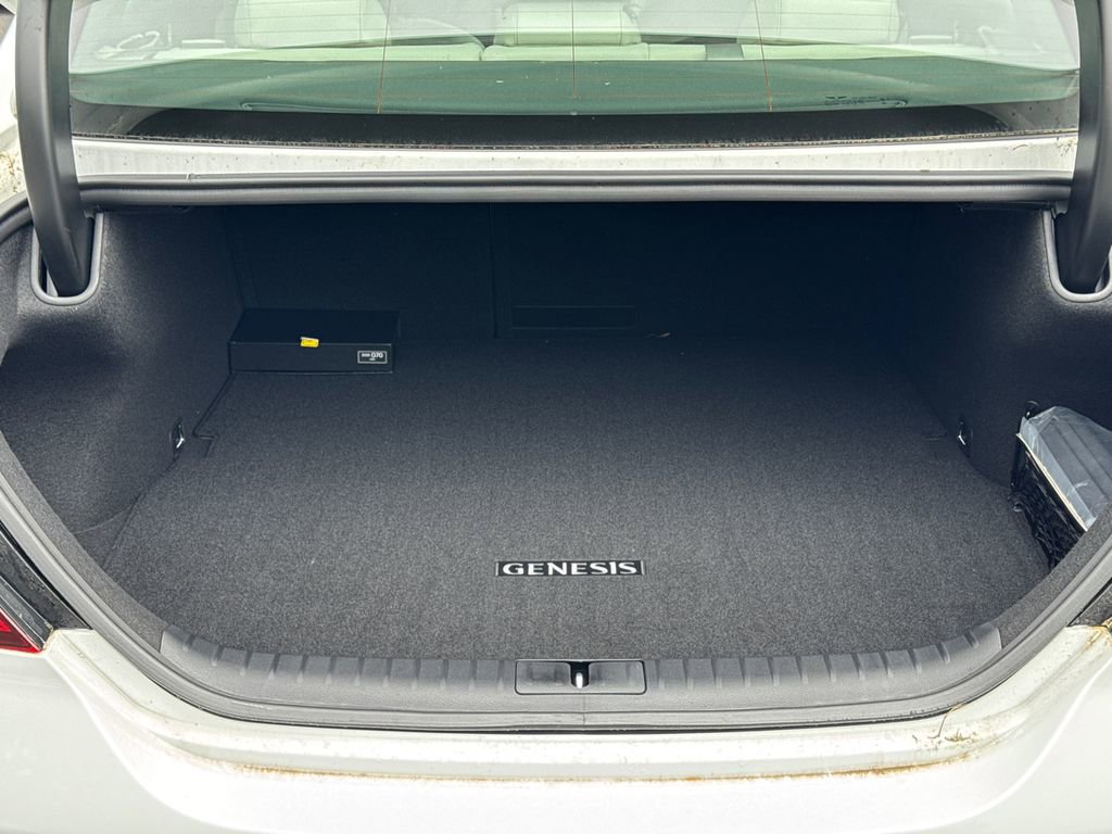 Used 2025 Genesis G70 2.5T RWD image 18