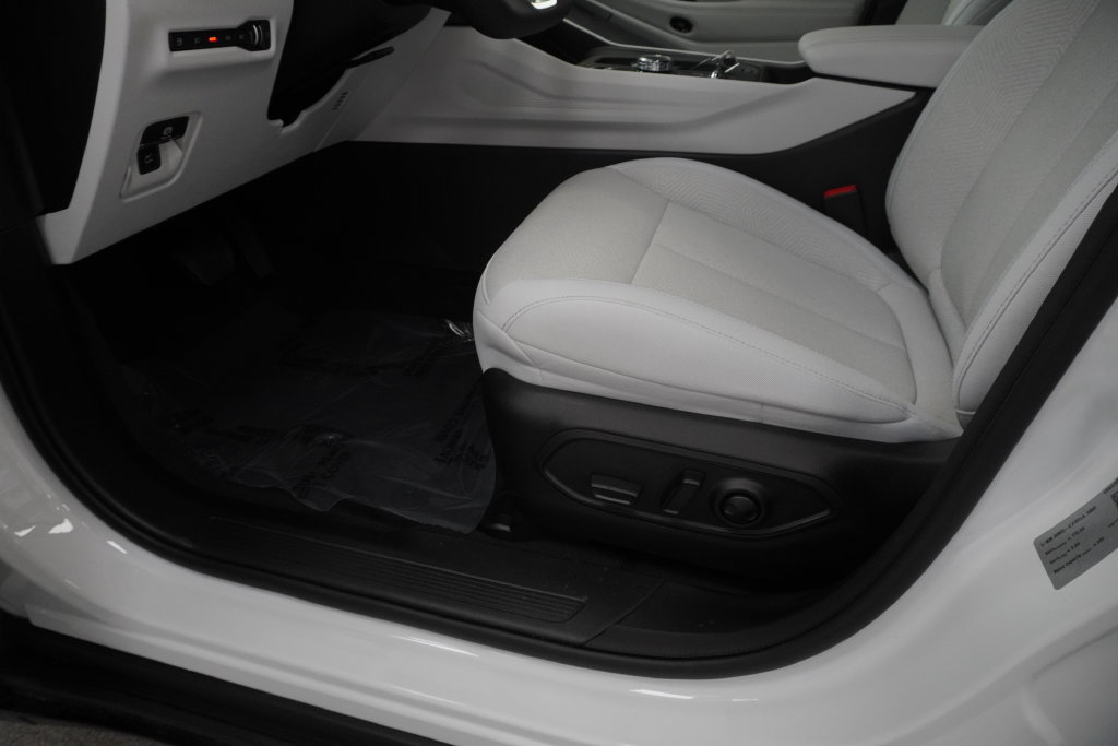 New 2026 Jeep Cherokee Laredo AWD/4WD image 28
