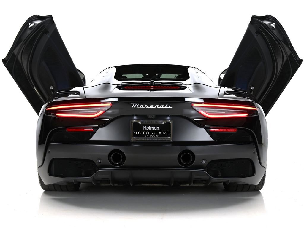 Used 2023 Maserati MC20 Spyder RWD image 6