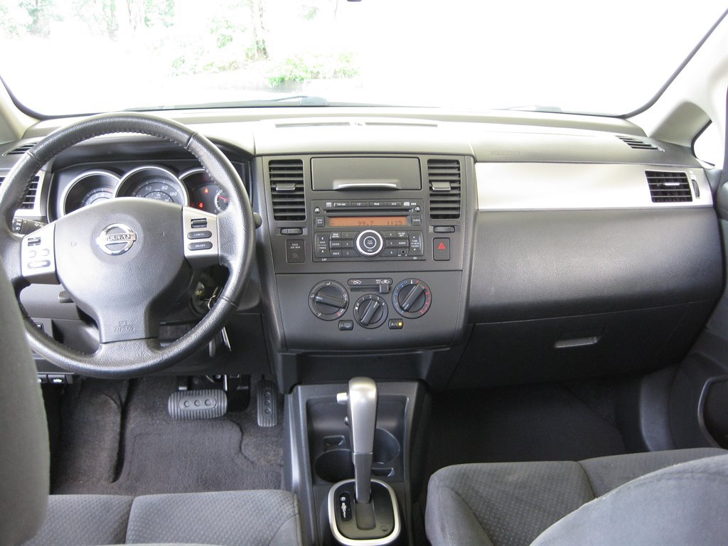 Used 2012 Nissan Versa 1.8 S w/ Special Edition Pkg FWD image 26