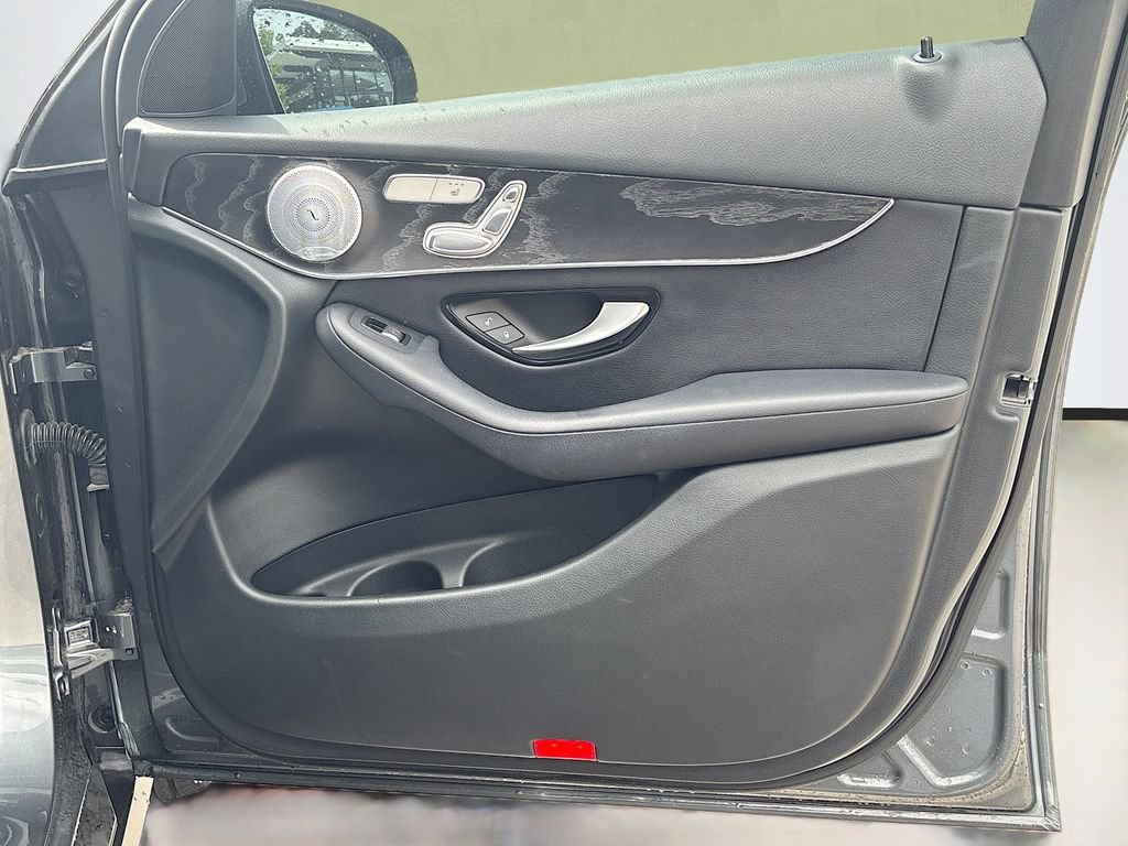 Used 2018 Mercedes-Benz GLC 300 4MATIC w/ Premium Package image 24