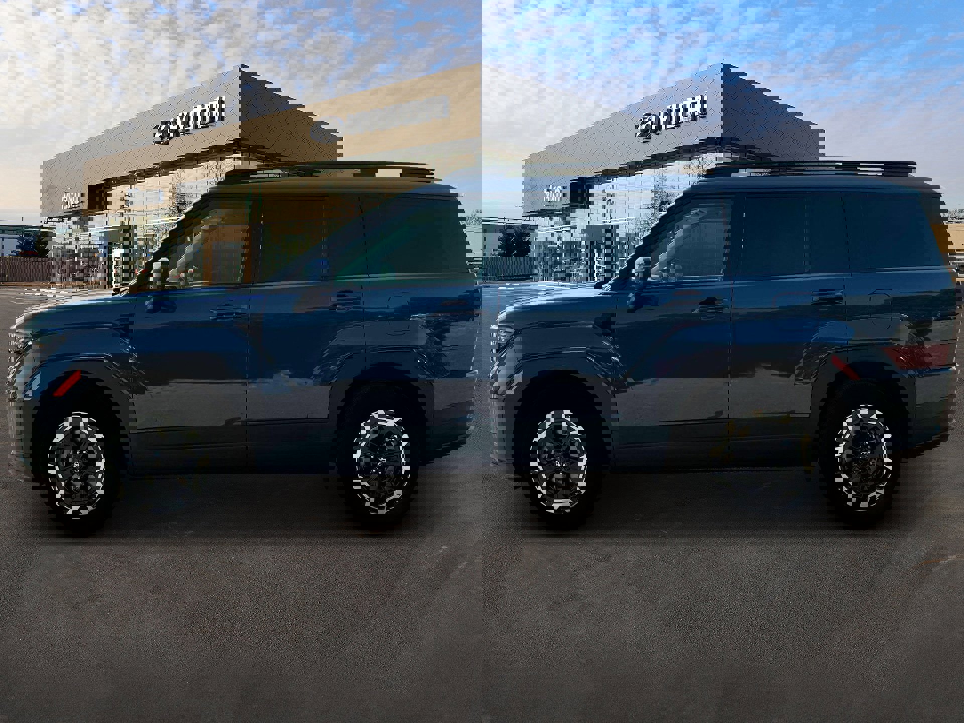 Used 2025 Hyundai Santa Fe SEL image 3