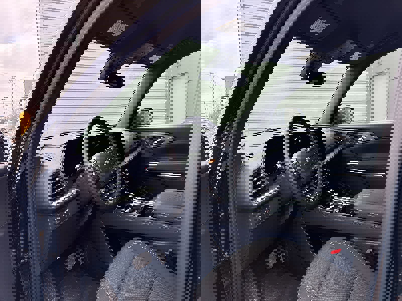 Used 2024 Chevrolet Traverse LT image 5