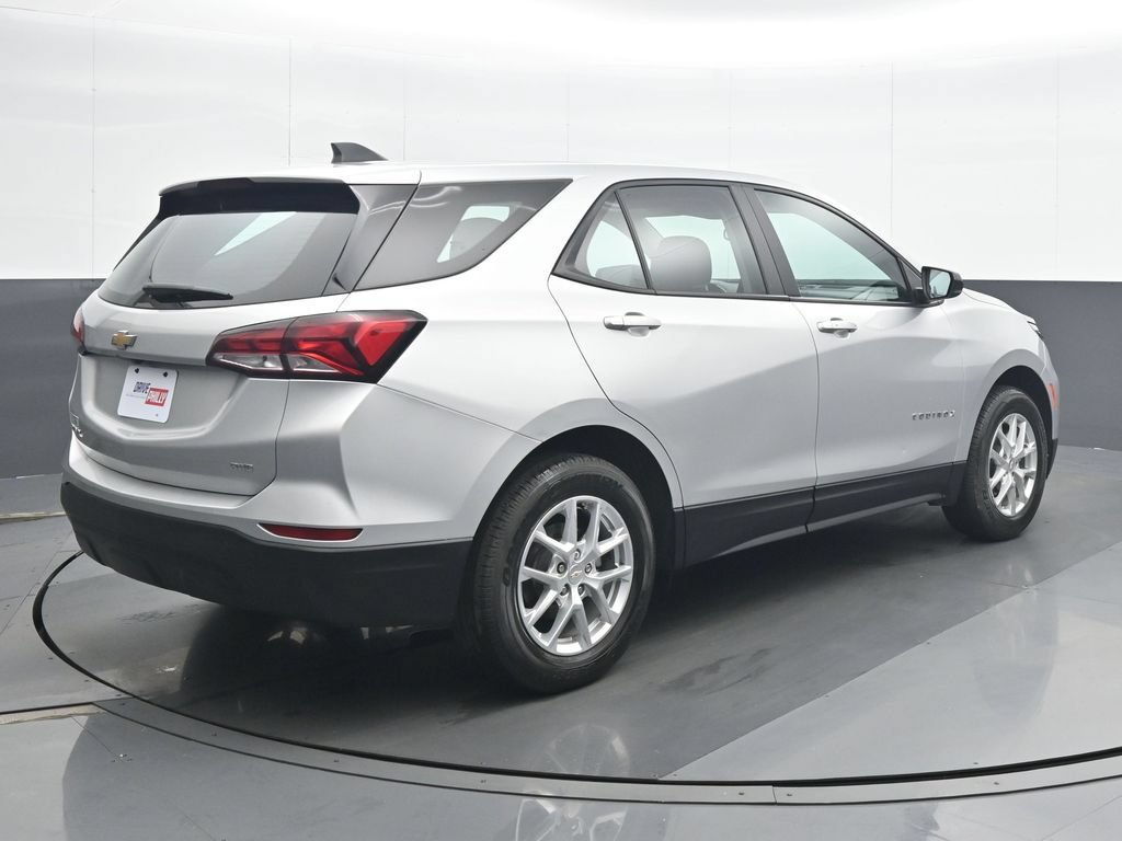 Used 2022 Chevrolet Equinox LS AWD/4WD image 6