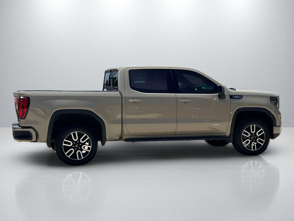 Used 2023 GMC Sierra 1500 AT4 w/ AT4 Premium Package AWD/4WD image 4