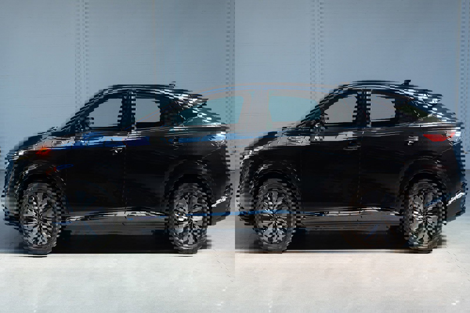 Used 2023 Nissan Ariya AWD image 15