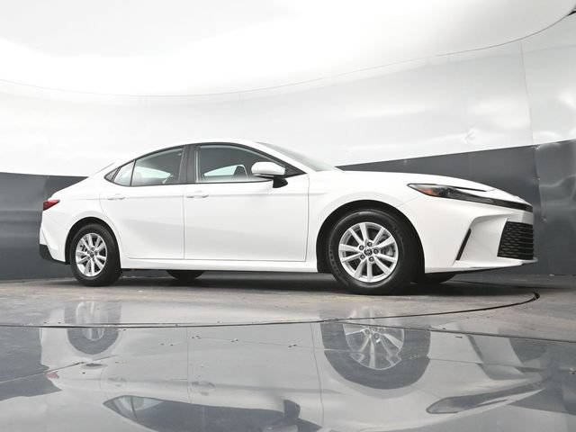 Used 2025 Toyota Camry LE FWD image 23