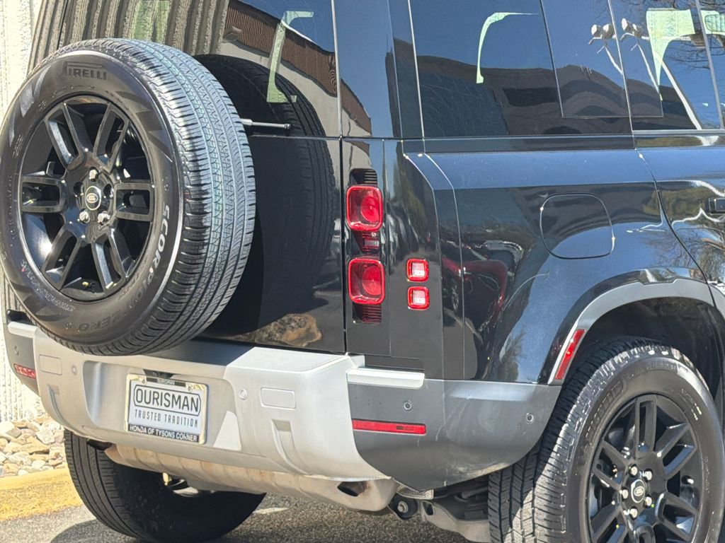 Used 2025 Land Rover Defender 110 S image 7