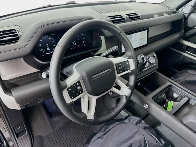 Used 2024 Land Rover Defender 110 S image 9