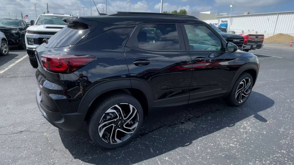 New 2026 Chevrolet TrailBlazer RS w/ Convenience Package AWD/4WD image 2