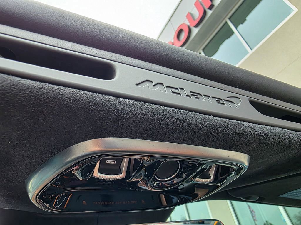 Used 2025 McLaren Artura Spider image 58