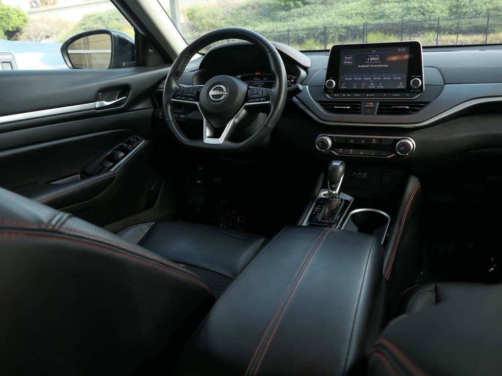 Used 2024 Nissan Altima 2.5 SR FWD image 25