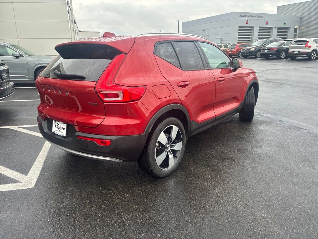 Used 2019 Volvo XC40 T5 Momentum AWD/4WD image 3
