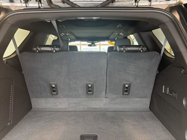 Used 2021 Chevrolet Tahoe LT w/ LT Signature Package image 19