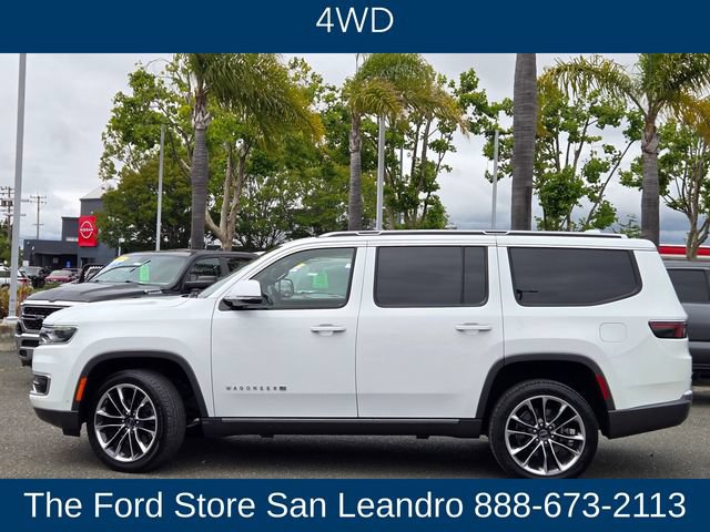 Used 2022 Jeep Wagoneer Series III w/ Premium Group I AWD/4WD image 5