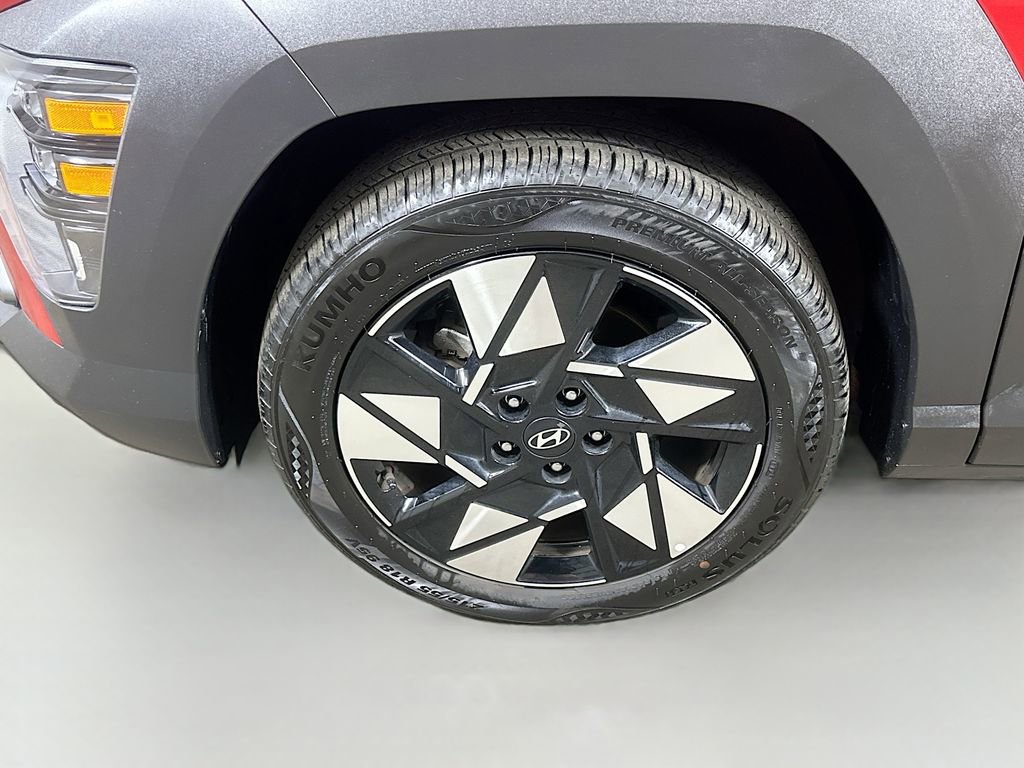 Used 2025 Hyundai Kona SEL FWD image 8