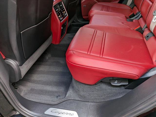 Used 2023 Porsche Cayenne Platinum Edition image 17