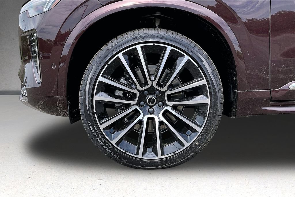 New 2026 Volvo XC90 B6 Plus w/ Protection Package Premier AWD/4WD image 13