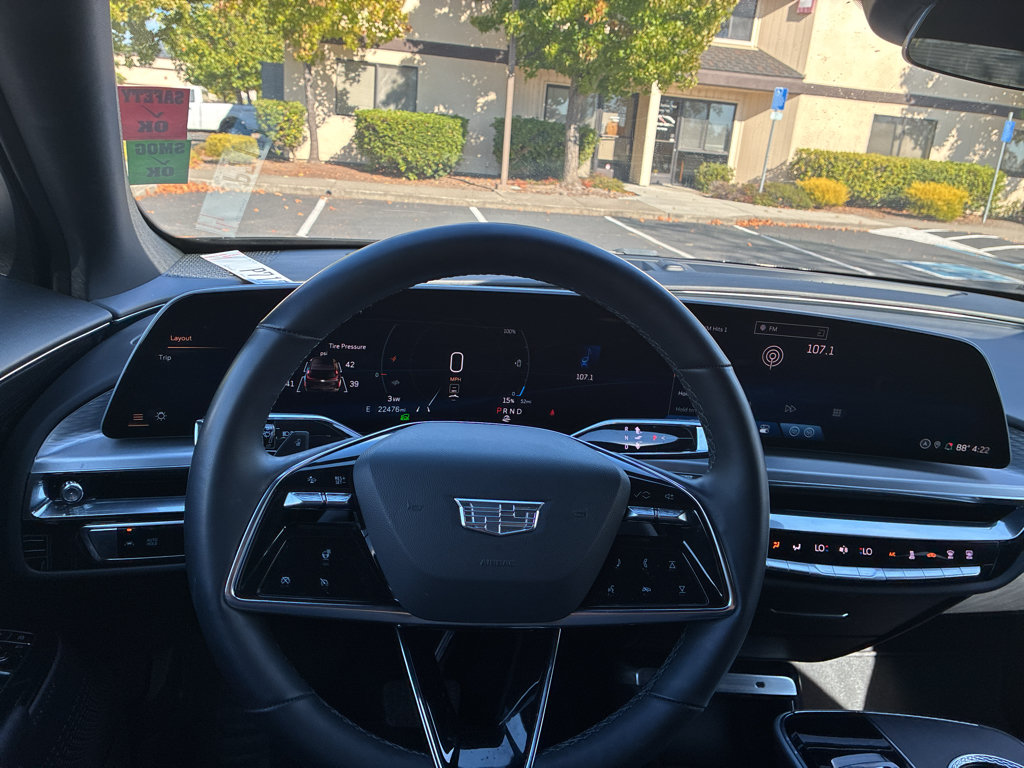 Used 2024 Cadillac Lyriq Luxury RWD image 22