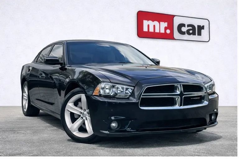 Used 2013 Dodge Charger SE image 1